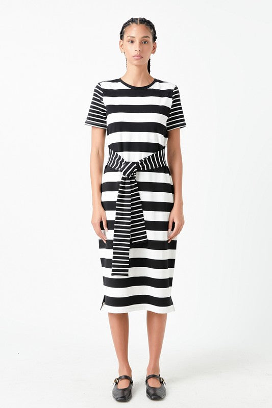 Contrast Stripe Knit Midi Dress (Navy, Black) Large / Black/White