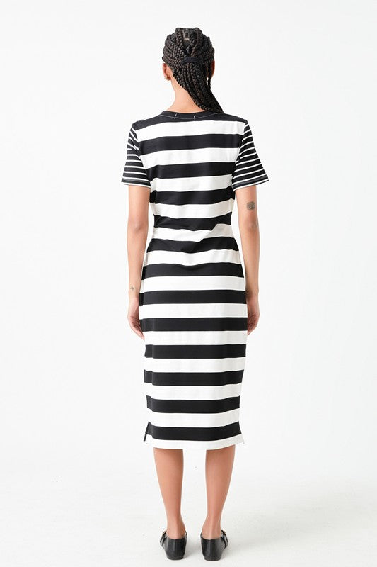 Contrast Stripe Knit Midi Dress (Navy, Black) Large / Black/White Contrast Stripe Knit Midi Dress (Navy, Black) Large / Black/White